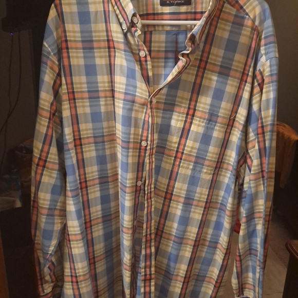 Mens button down - Picture 2 of 2
